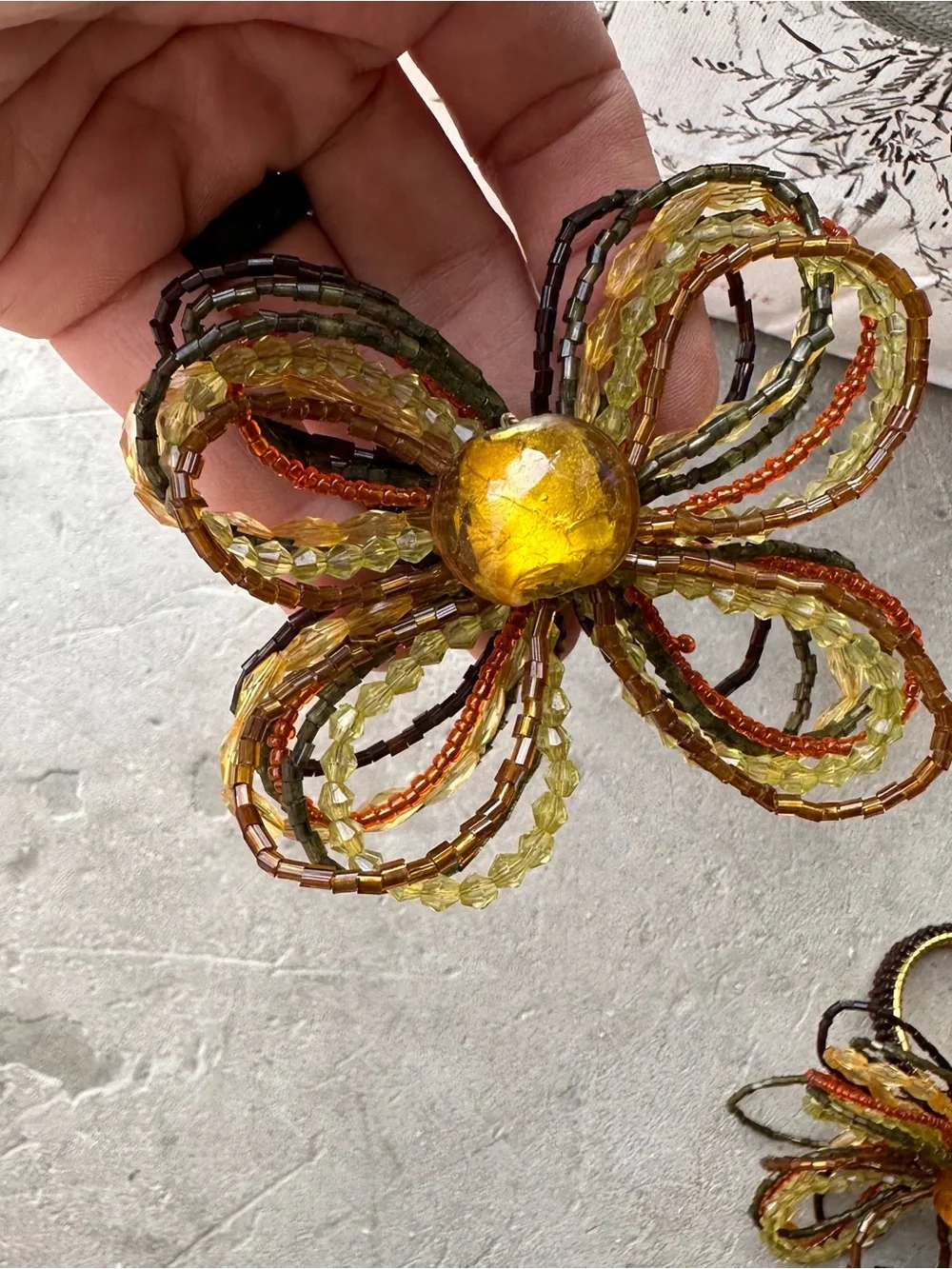 Set of 4 Pier 1 Beaded Flower Napkin Rings - Amber & Gold Tones